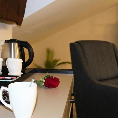 Monezza Hotel Maltepe Истанбул Екстериор снимка