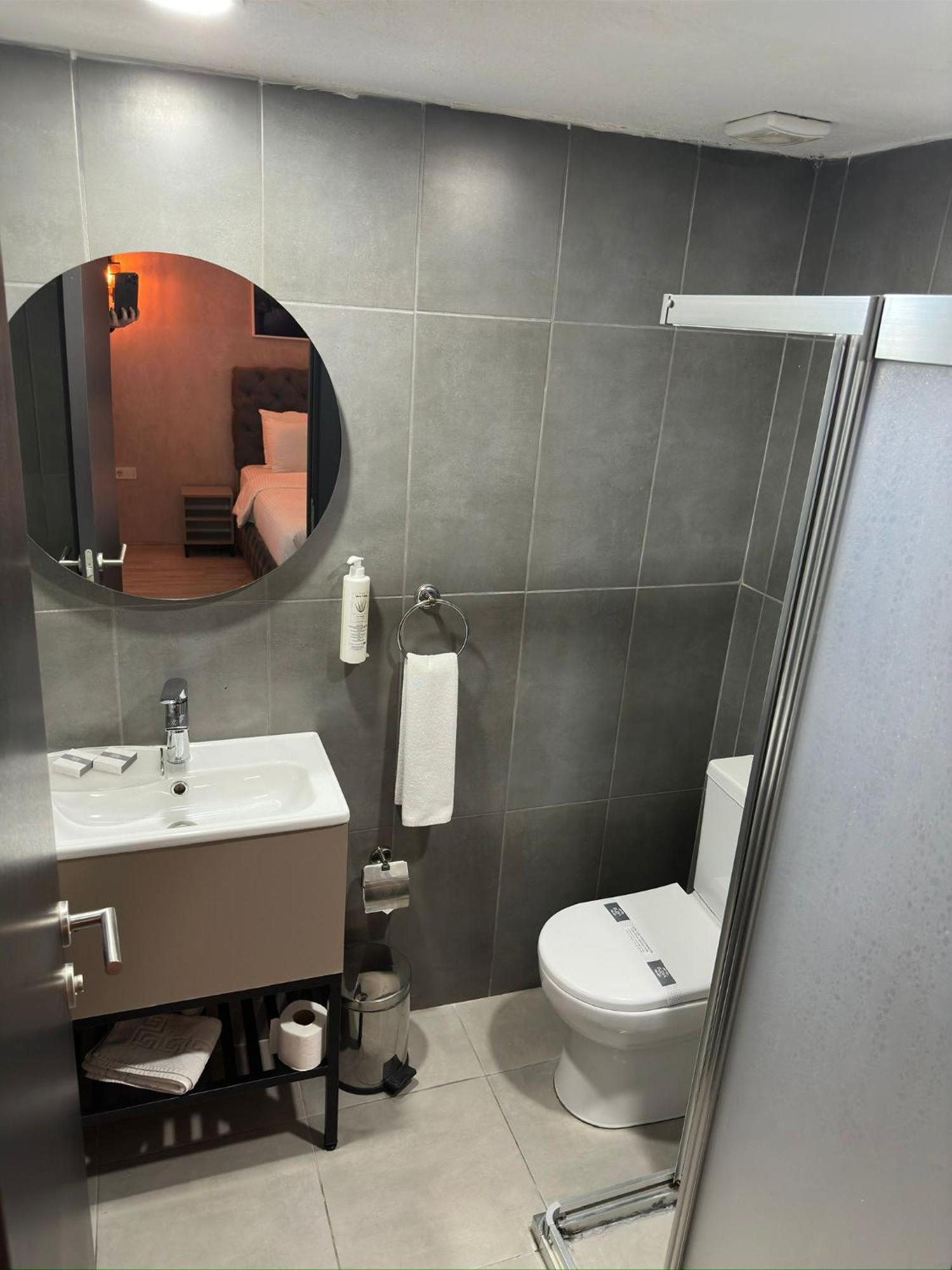Monezza Hotel Maltepe Истанбул Екстериор снимка